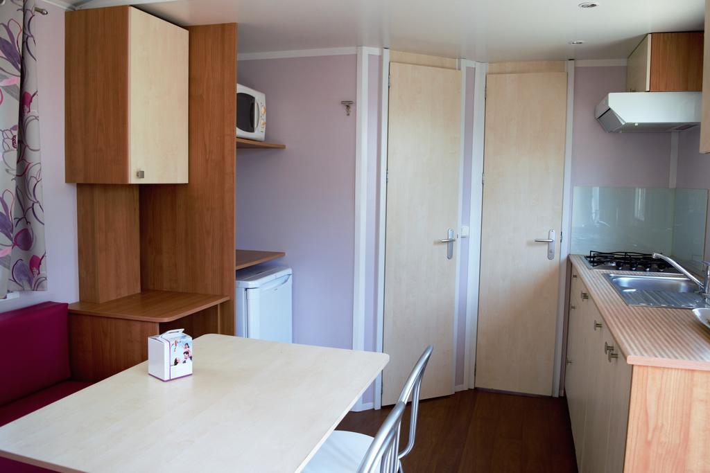 Camping De La Croix D'Arles Bourg  Exteriör bild