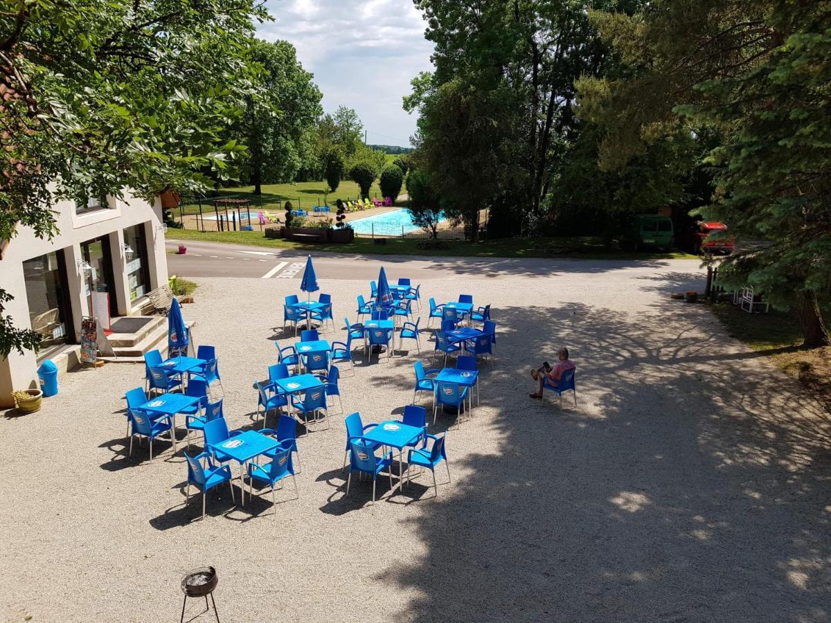 Camping De La Croix D'Arles Bourg  Exteriör bild
