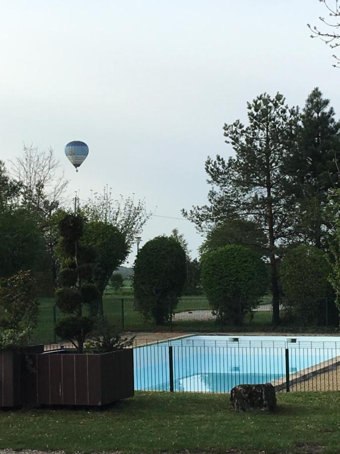 Camping De La Croix D'Arles Bourg  Exteriör bild